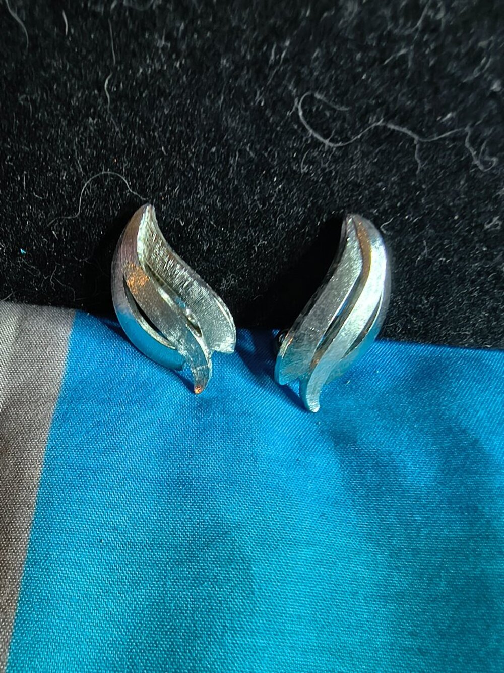 Vintage Monet Matte Silver Tone Clip On Earrings